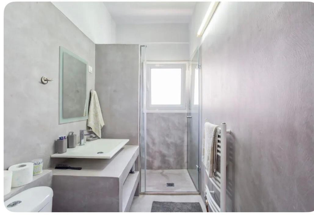 Home4u, Just 7km From Airport Apartment Markópoulon