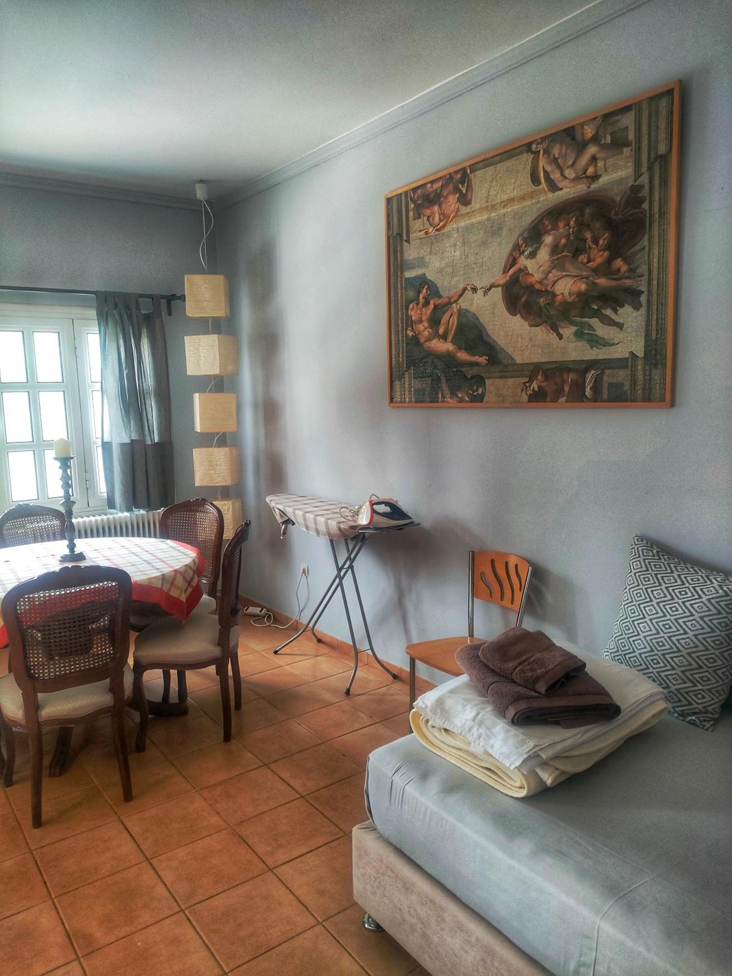 Appartement Home4u, Just 7km From Airport